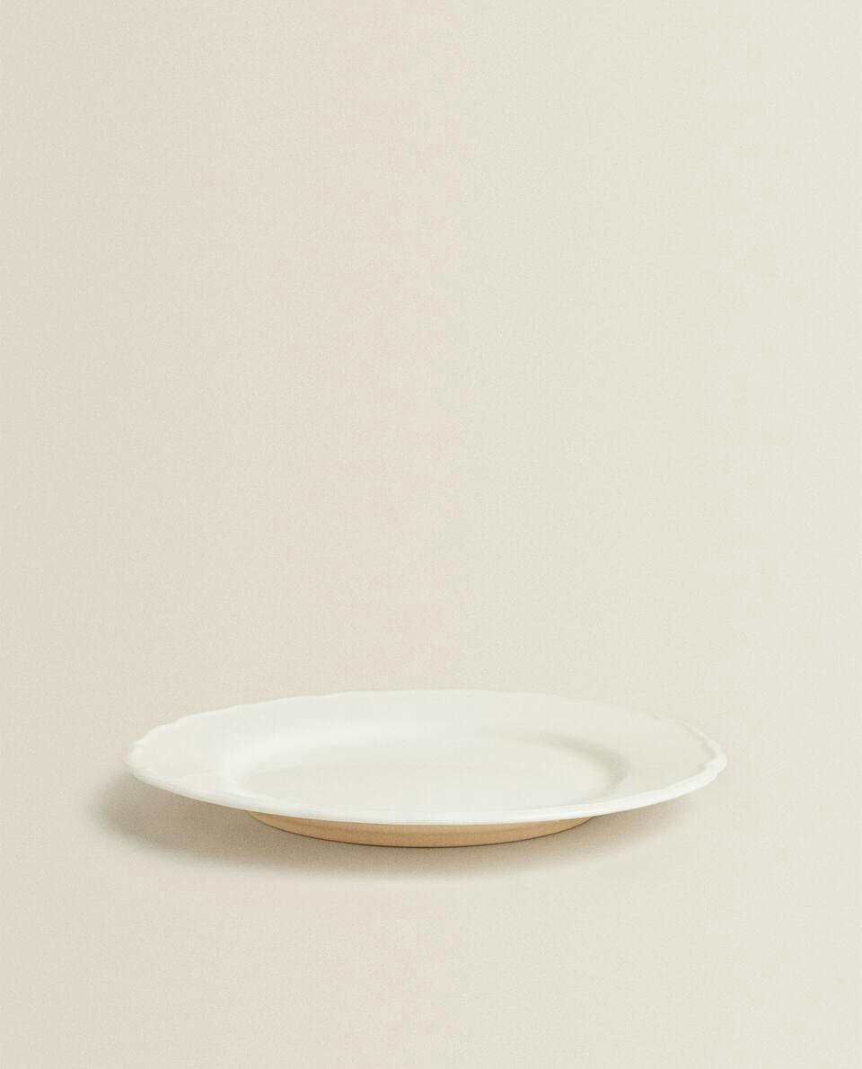 Louça de mesa de barro com borda elevada