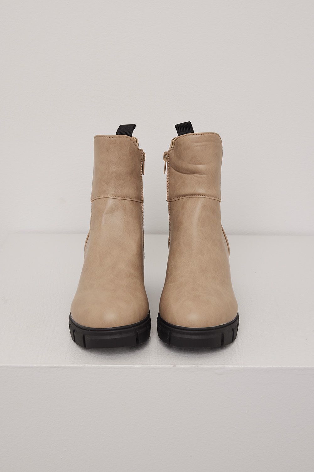 Chelseaboot  Celina
