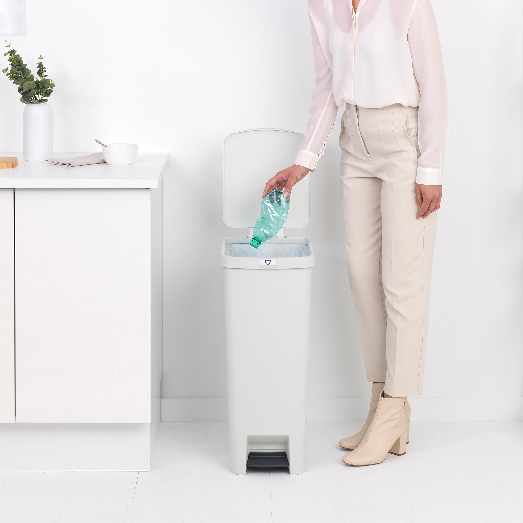 Brabantia StepUp Pedaalemmer 40 Liter - Light Grey
