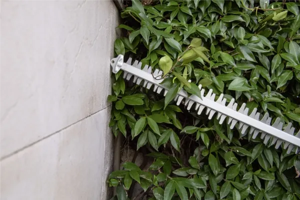 Kärcher HGE 18-50 - Hæktrimmer - ledningfri - 18 V - 2.5 Ah - 50 cm - tandmellemrum: 22 mm - 2.9 kg