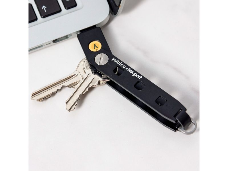 Yubico YubiKey 5 NFC FW 5.7 USB-A, 1 Stück YubiKey 5-Serie: Der Sicherheitsschlüssel mit Unterstützung mehrerer Protokolle