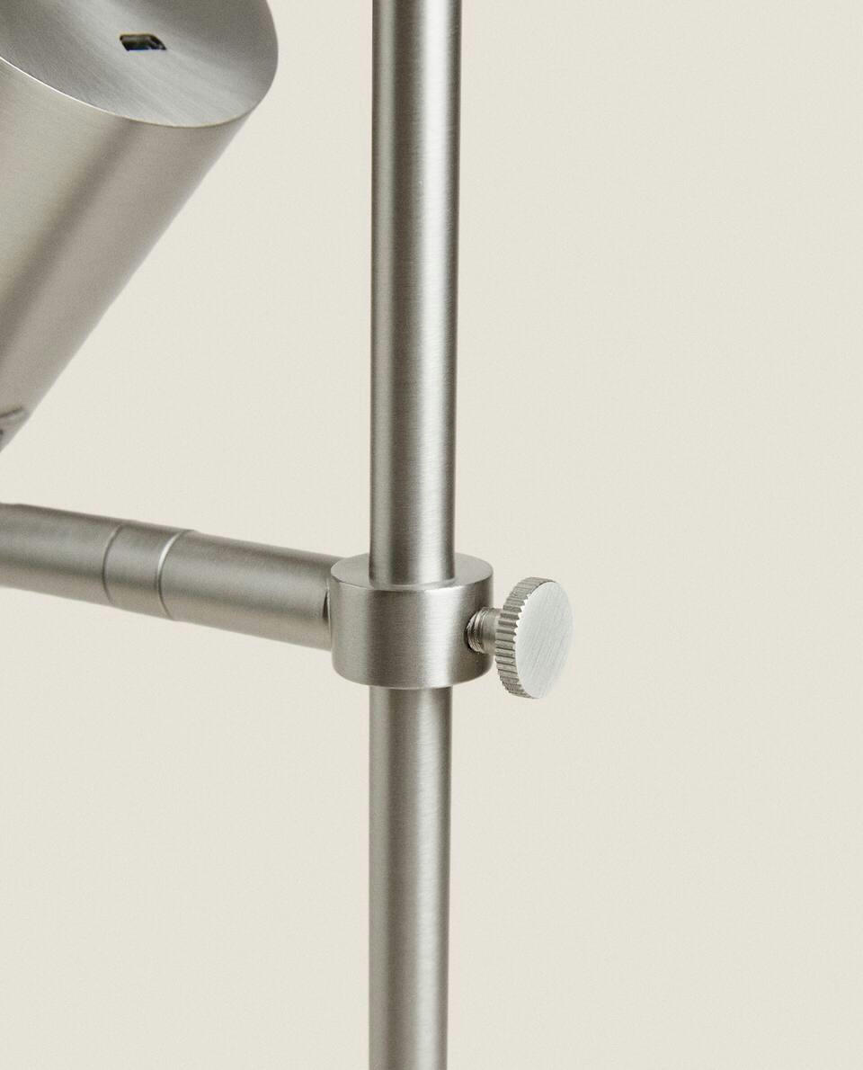 LUMINÁRIA DE MESA RECARREGÁVEL POR USB EM METAL PRATEADO