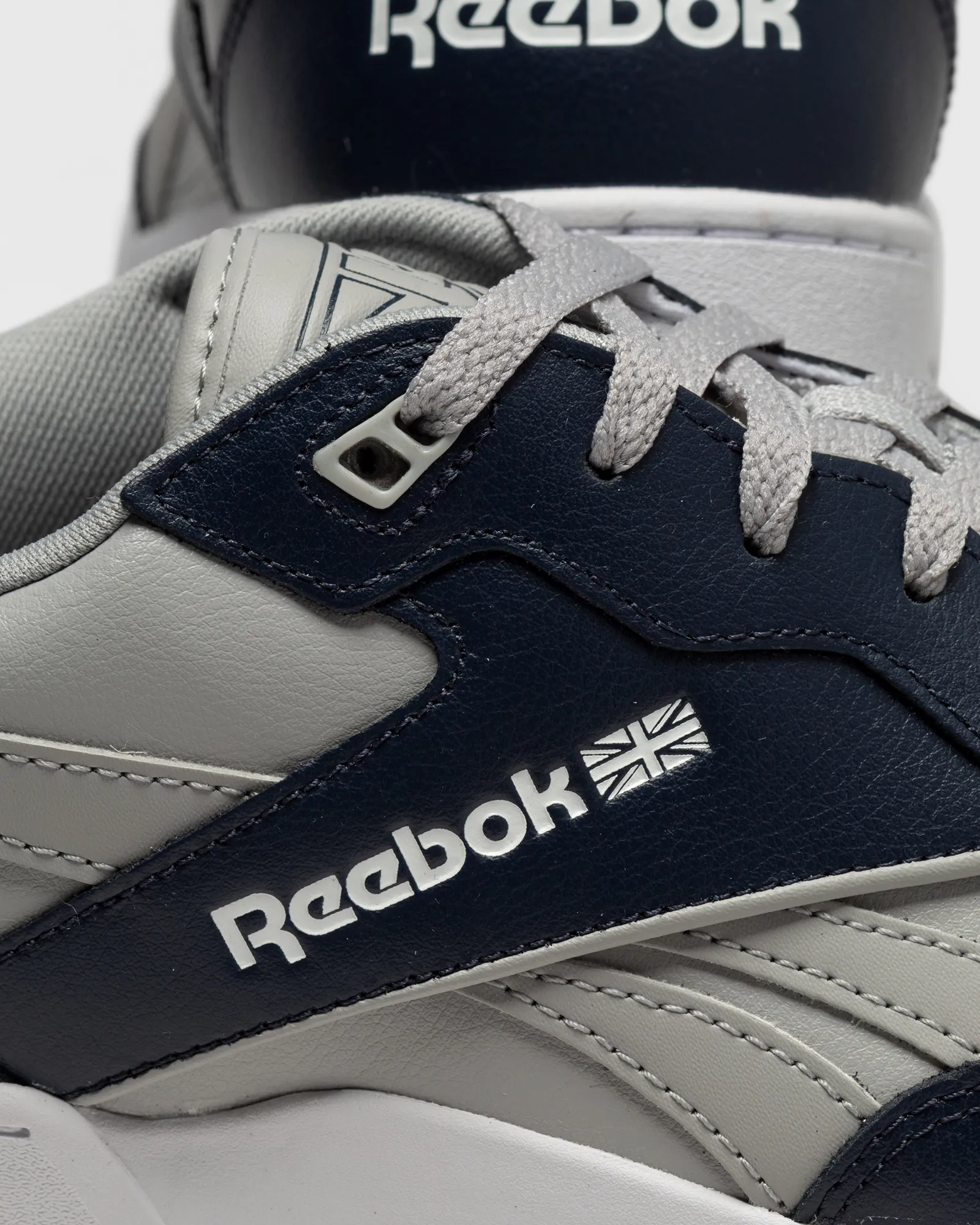 Reebok BB 4000 II