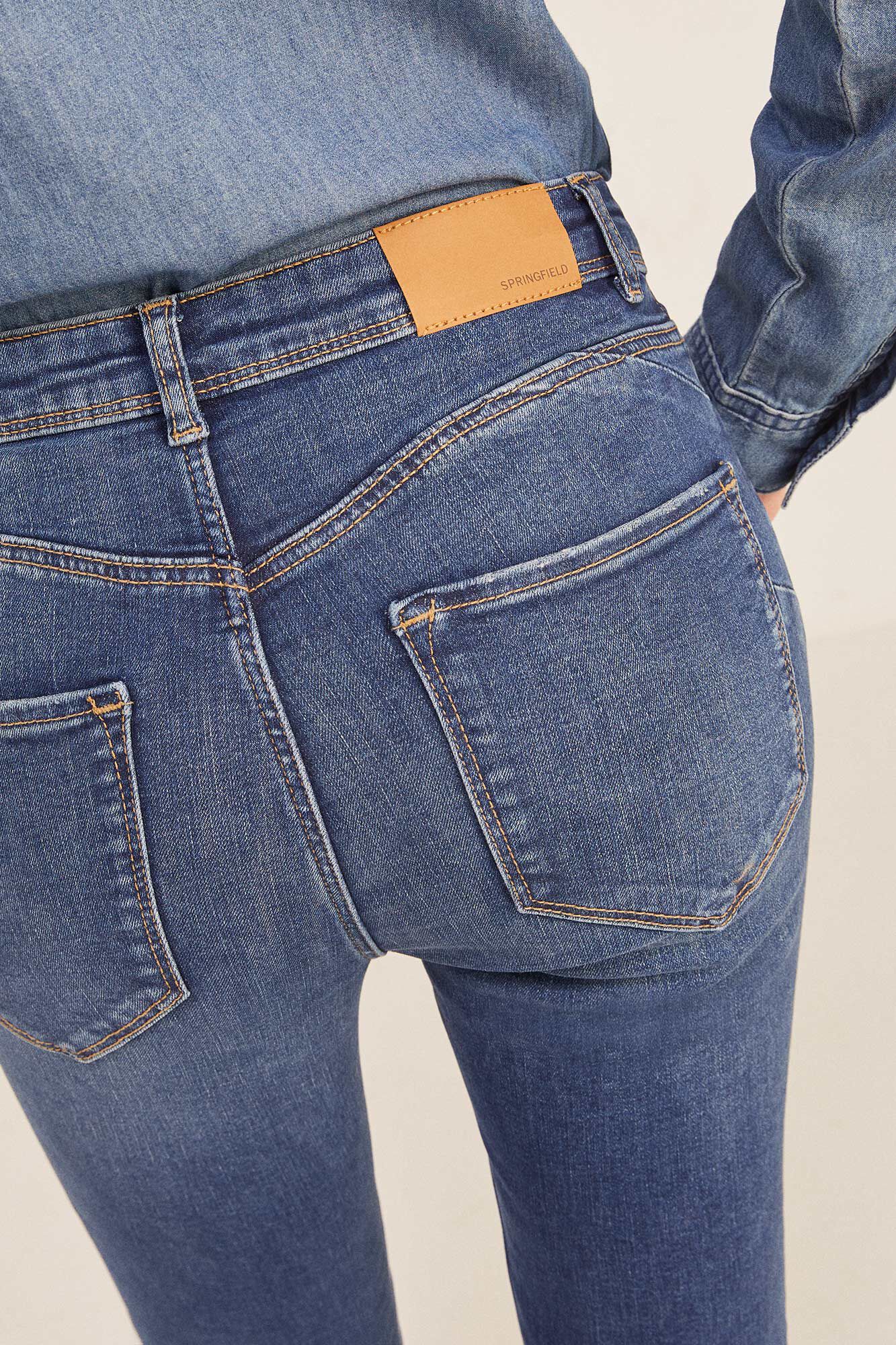 Calça jeans push-up com lavagem sustentável - azul médio