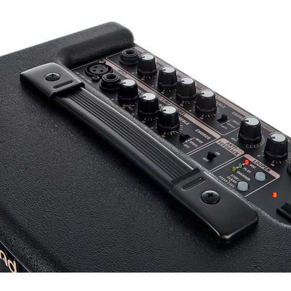 Roland AC-33