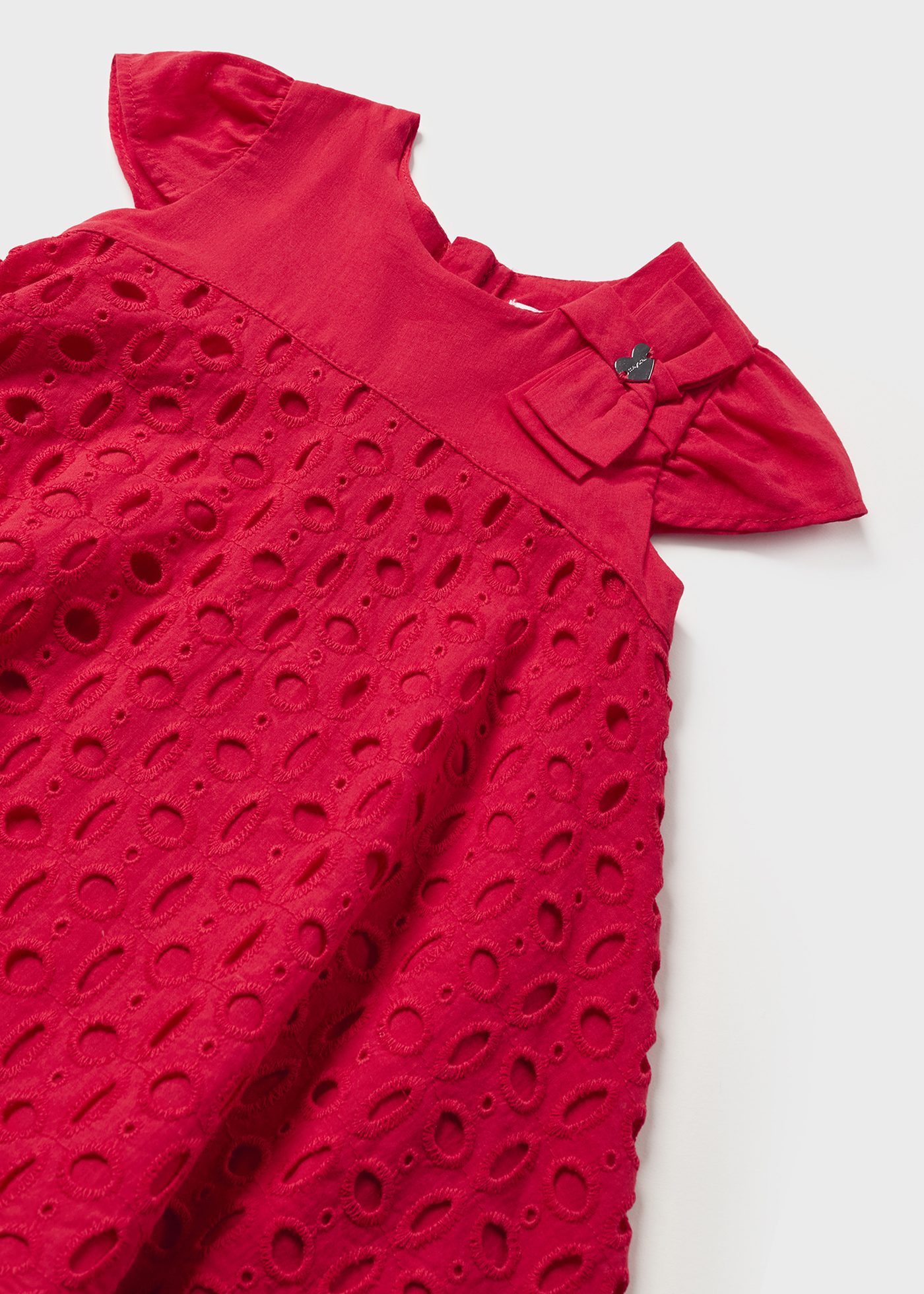 Vestido de algodão perfurado para bebê