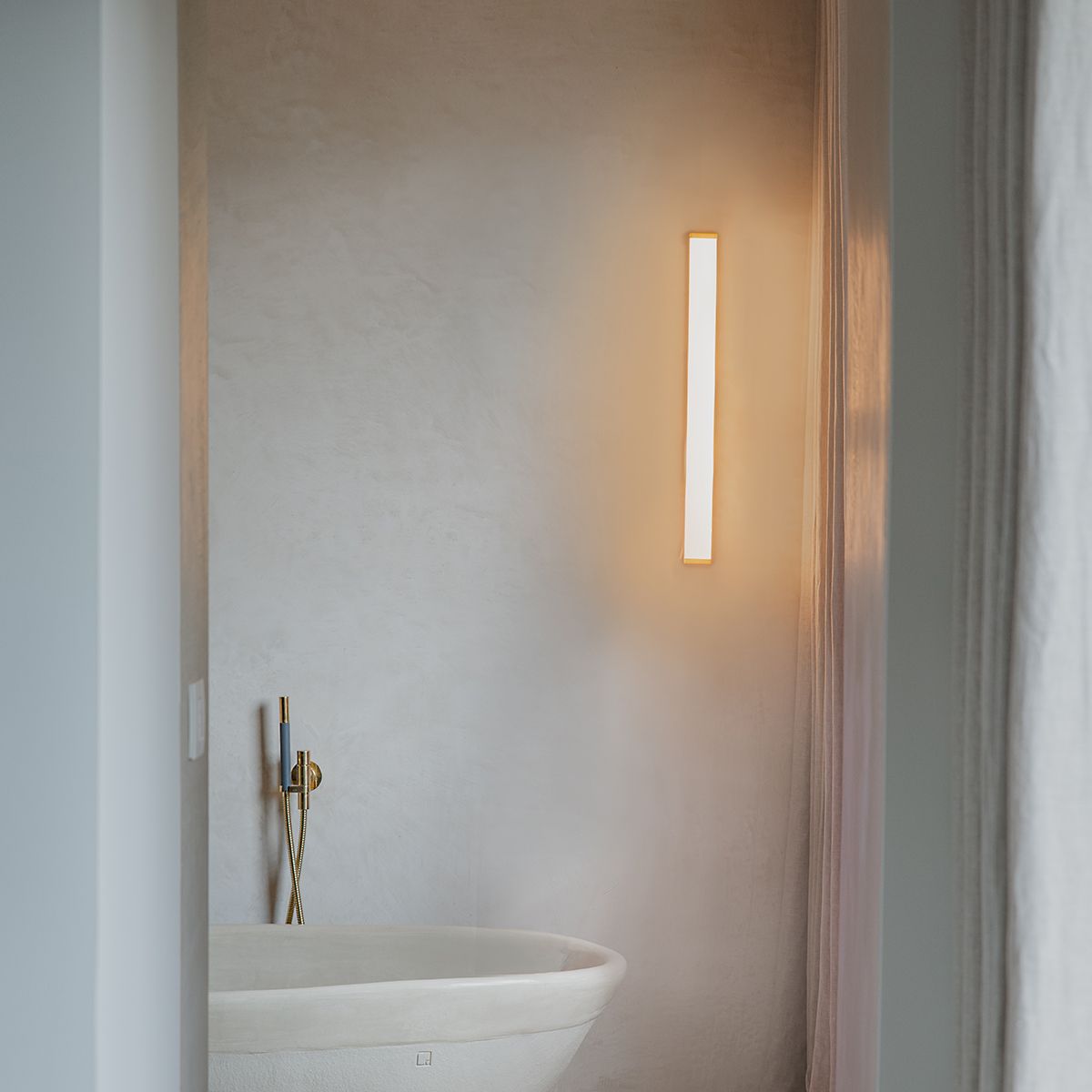 Badkamer wandlamp messing 62 cm incl. LED IP44 - Cascada