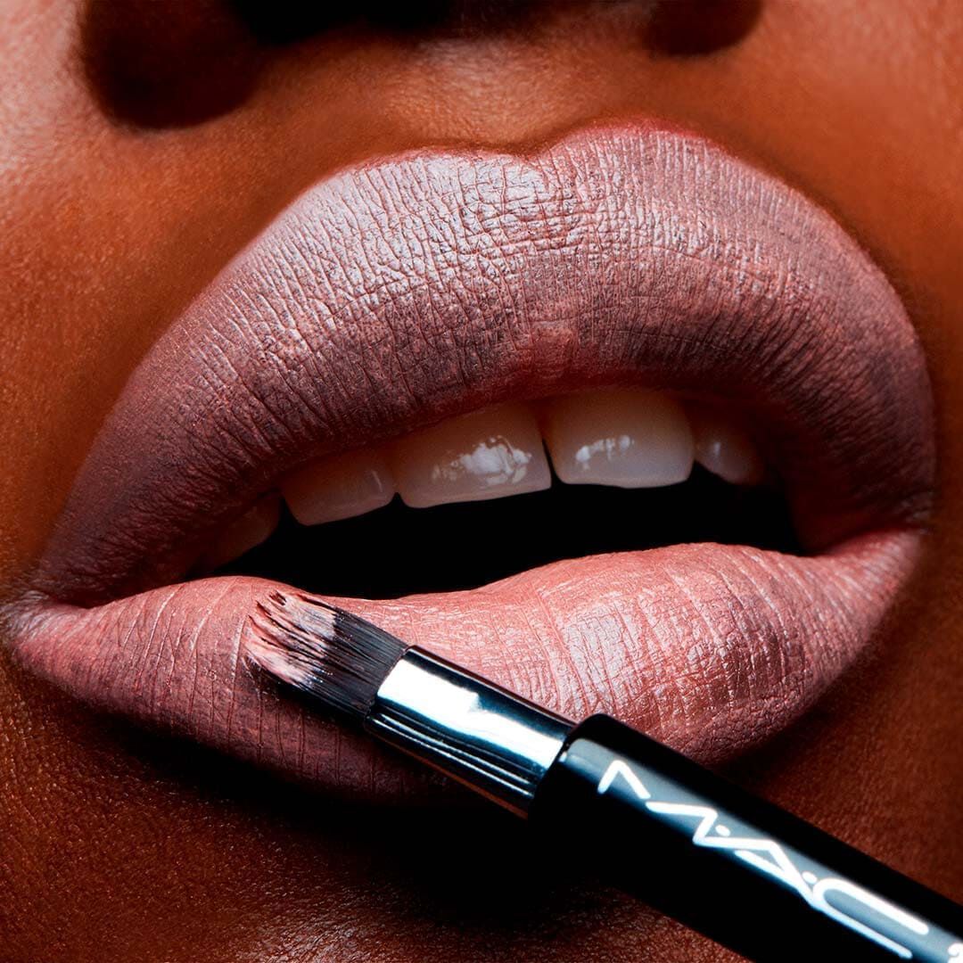 MAC CREMESHEEN LIPSTICK