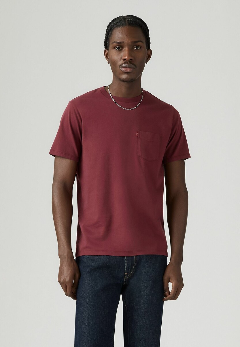 Camiseta LEVI'S com gola redonda e mangas curtas.