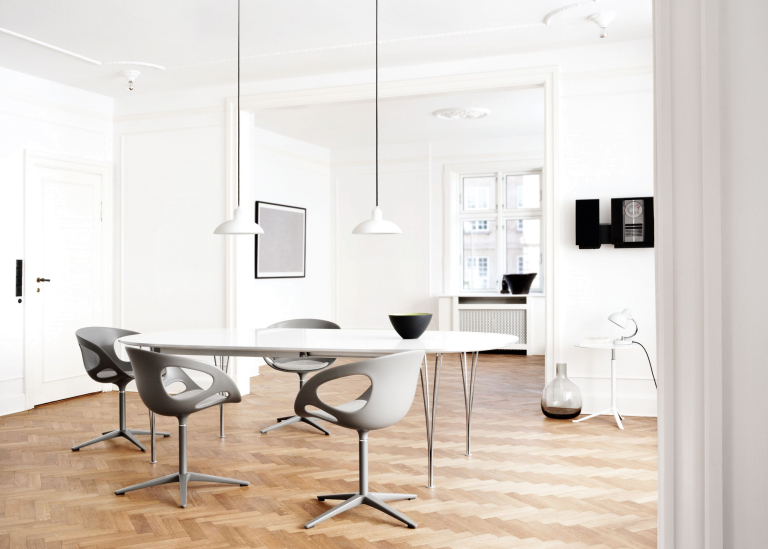 Fritz Hansen B613 tafel wit laminaat 180x120