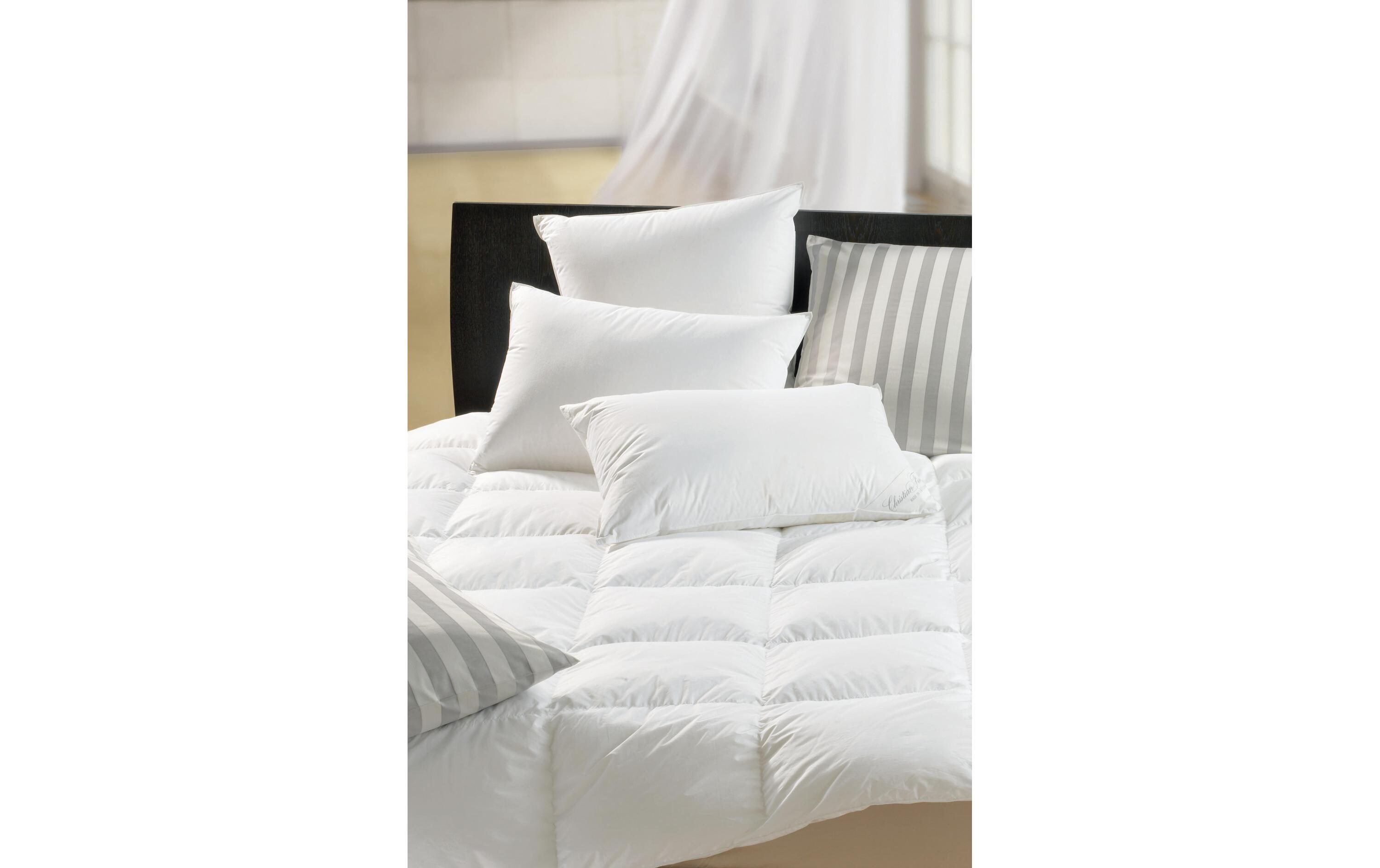 Klassisches Kopfkissen Lotus Pro Medium, 65 x 100 cm<br>Daunen und Federn – Beliebtes, natürliches Füllmaterial mit langer Lebensdauer