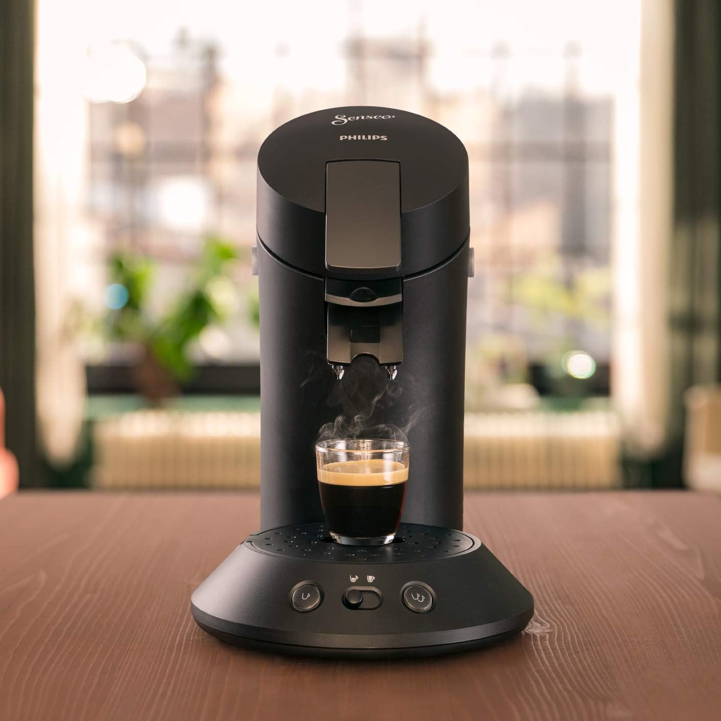 Philips Senseo Original Plus Machine à Dosettes, Blanche, Sélecteur d'Intensité, Technologie Coffee Boost, Fabriquée avec du Plastique Recyclé, CSA210/11