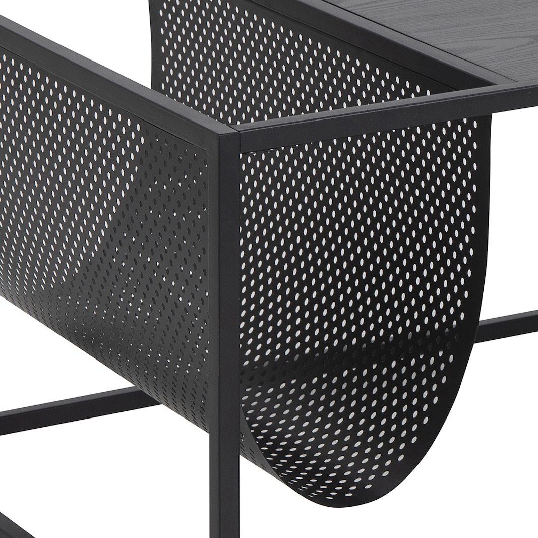 Seaford sofabord Sort foliert med sort metallunderstell. Med magasinholder i sort metallnetting.