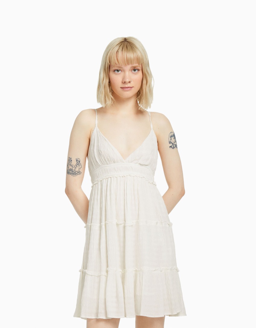 Mini vestido com alças franzidas