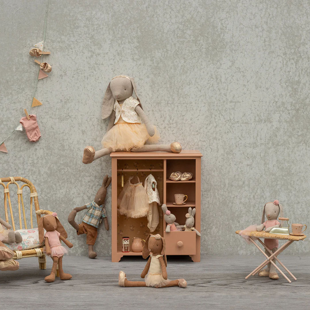 maileg poppenhuis strijkplank met strijkbout - powder - 20 cm