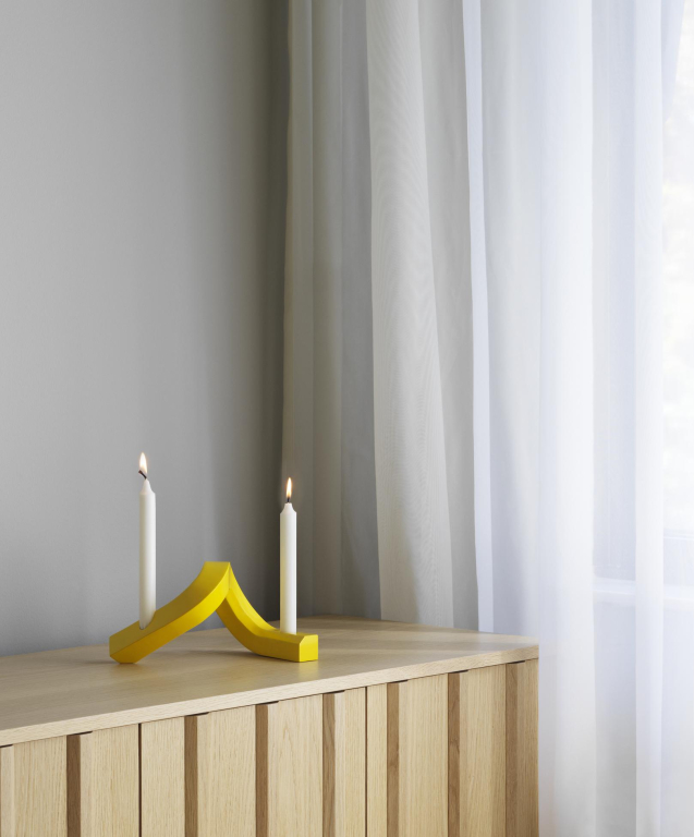 Normann Copenhagen Crooked Two kandelaar aluminium Warm Grey