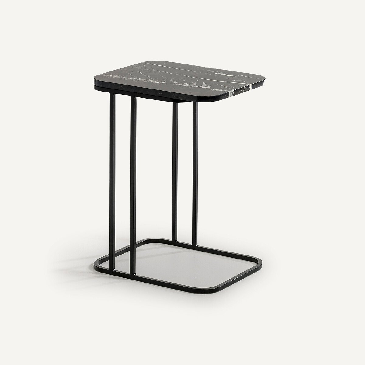 AM.PM<br>Design da mesa lateral Trebor por E. Gallina