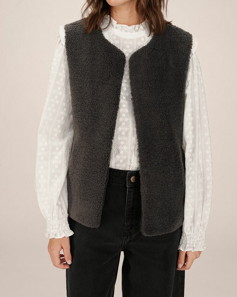 GRACE & MILA<br>Colete sherpa sem mangas SINATRA
