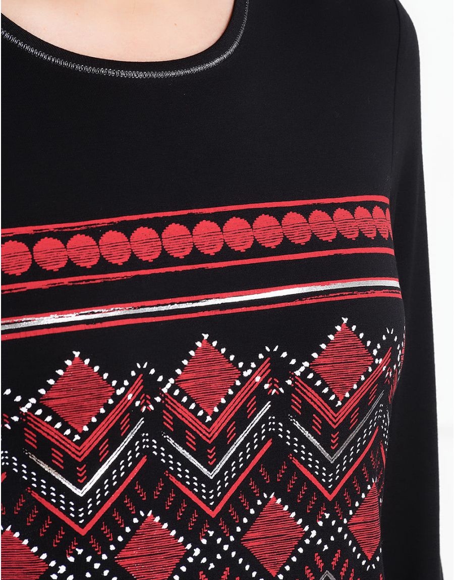 T-shirt noir et bordeaux