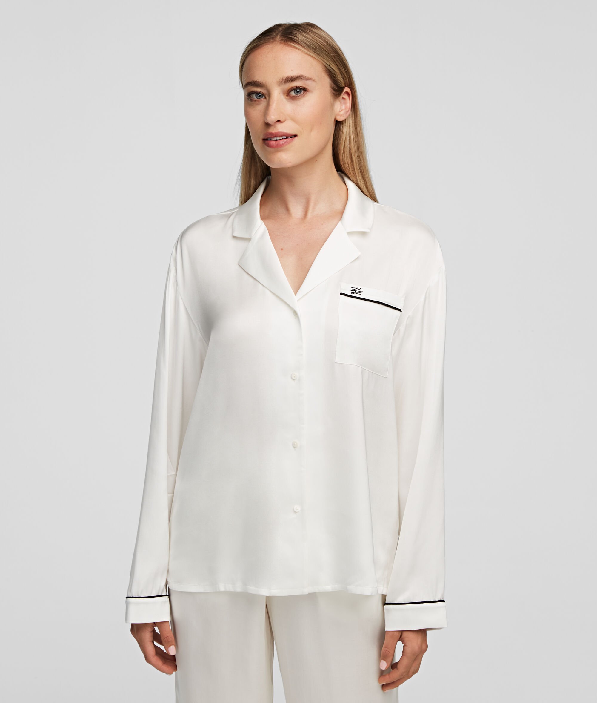 ENSEMBLE DE PYJAMA EN SATIN À OFFRIR