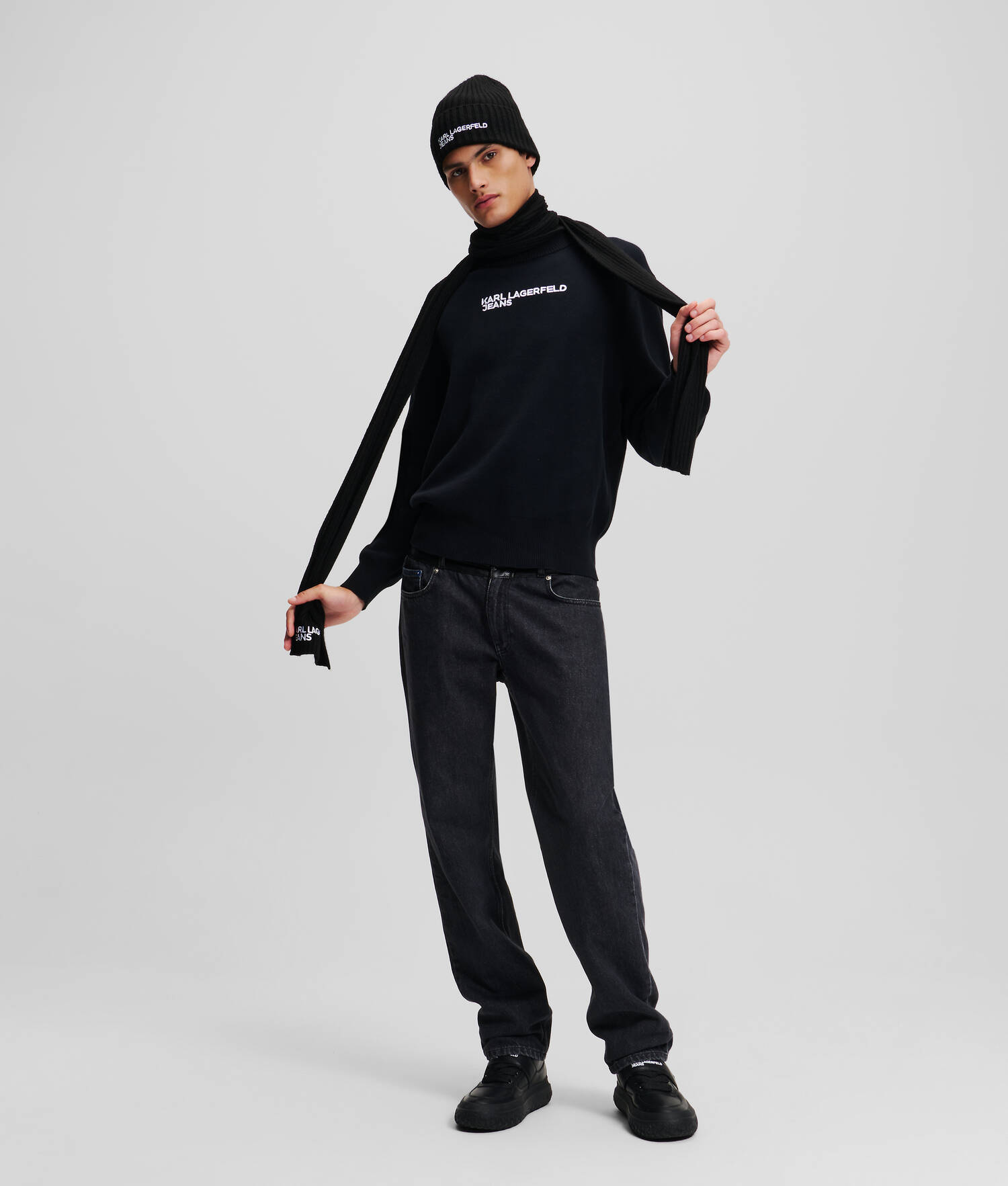 SWEAT AVEC LOGO KLJ
