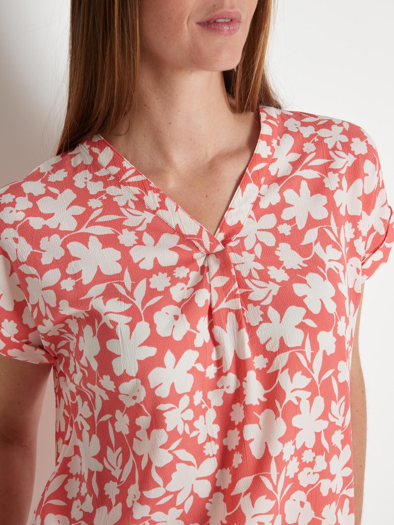Blouse encolure V avec pli d'aisance
