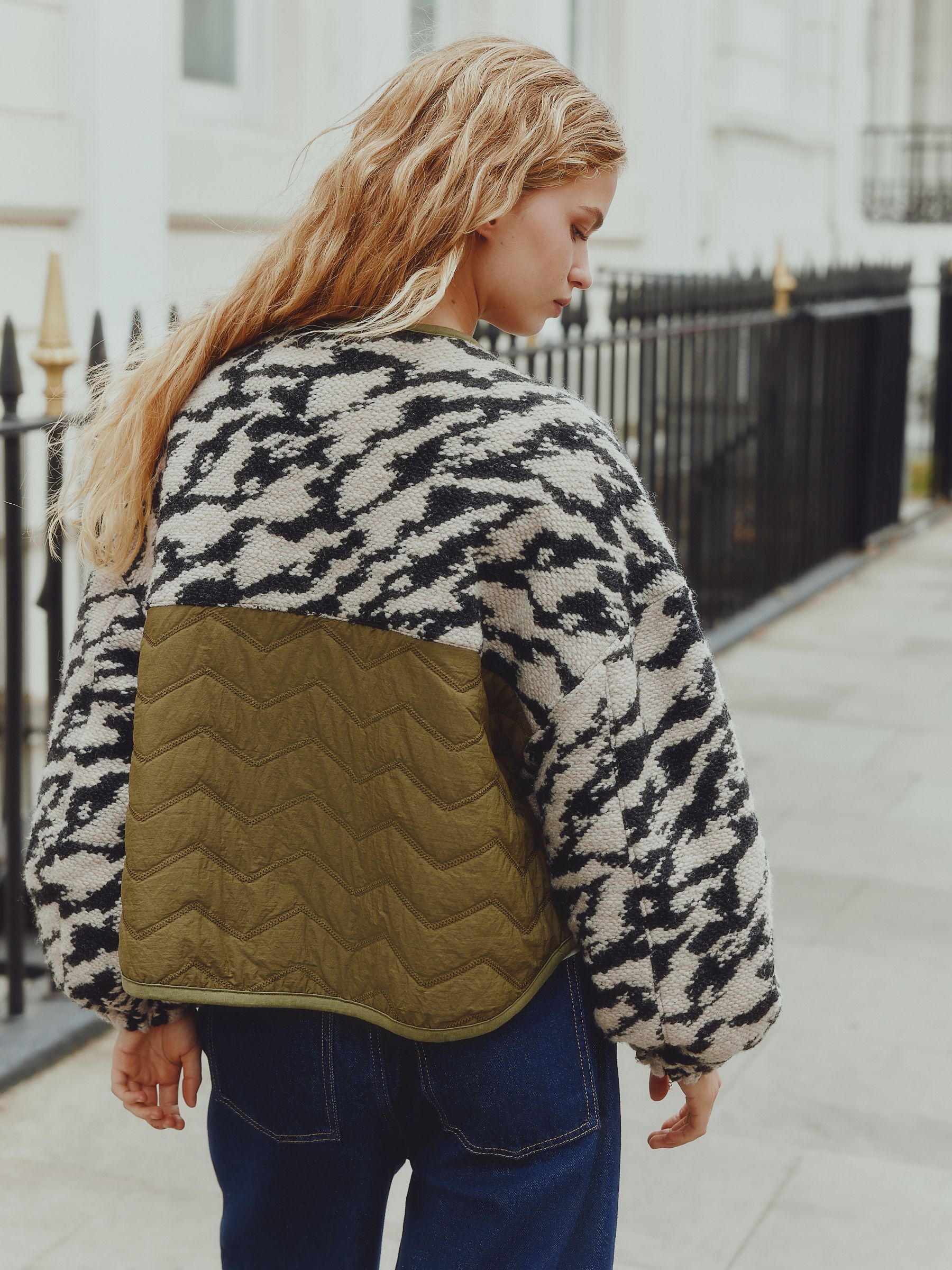 Olijfgroen/monoprint - Fluffy Cosy Woven Button Through Borg Jacket