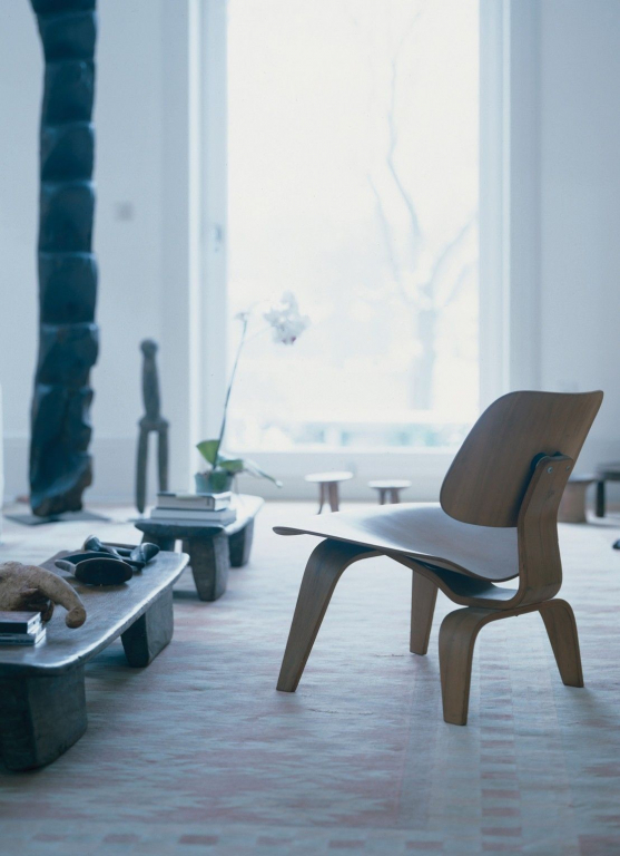 Vitra Eames LCW loungestoel zwart