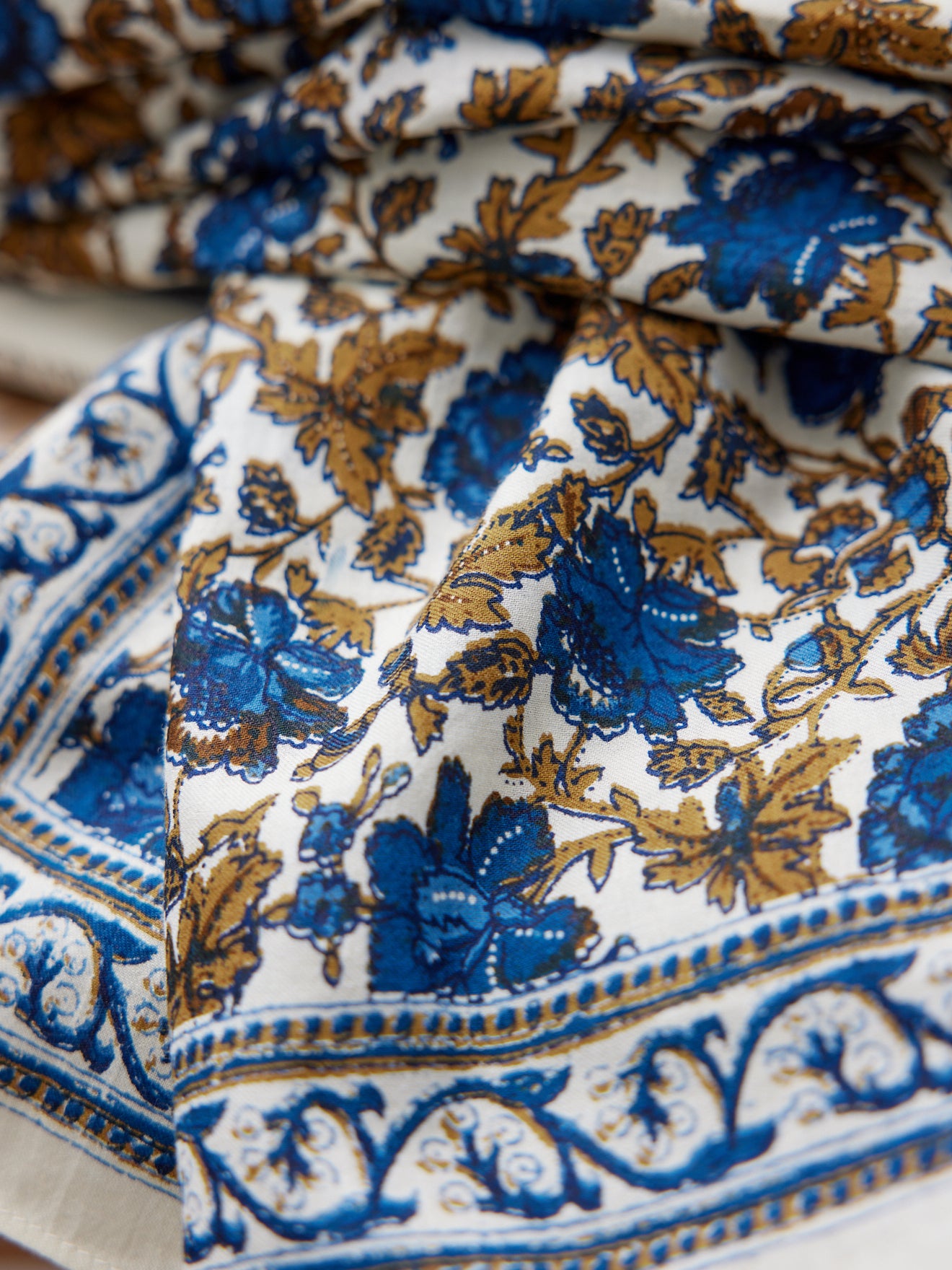 Foulard imprimé fleuri femme