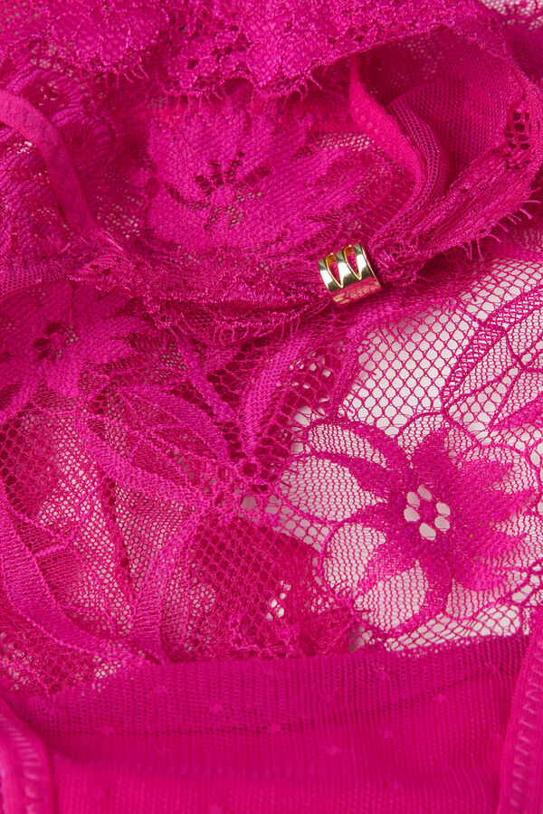 Calcinhas brasileiras com estampa floral sensual