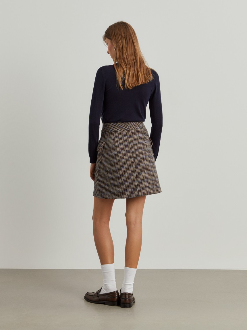 Saia curta em fazenda com padrão pata de galo