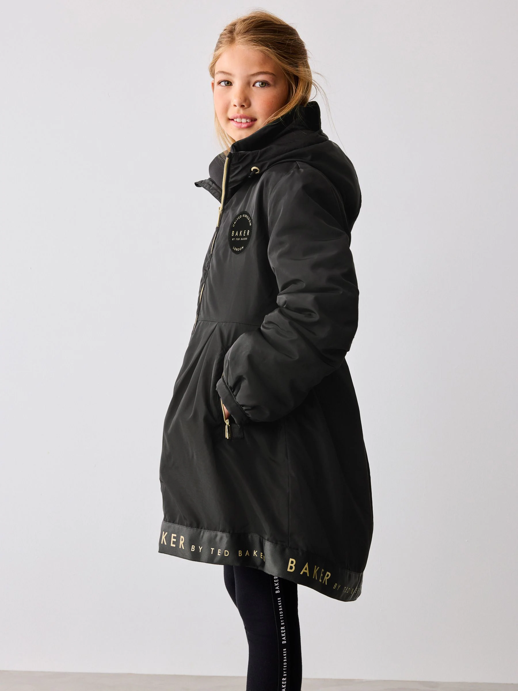 Zwart - Baker by Ted Baker regenjas met merklogo op de zoom