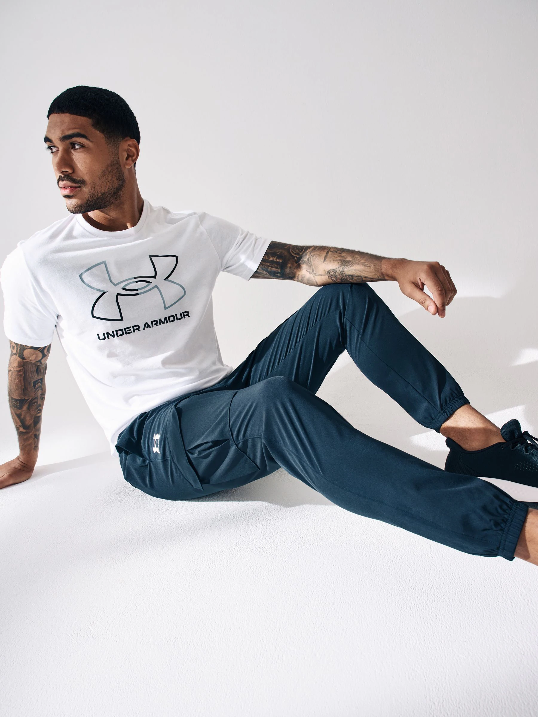 Zwart - Under Armour Vibe geweven cargo-joggingbroek