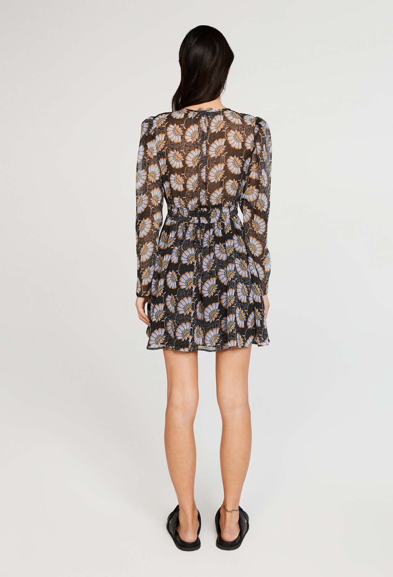 Robe courte &agrave; manches longues