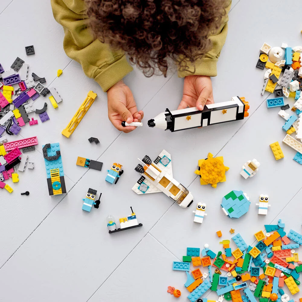 LEGO®CLASSIC 11022 - LA MISSION SPATIALE