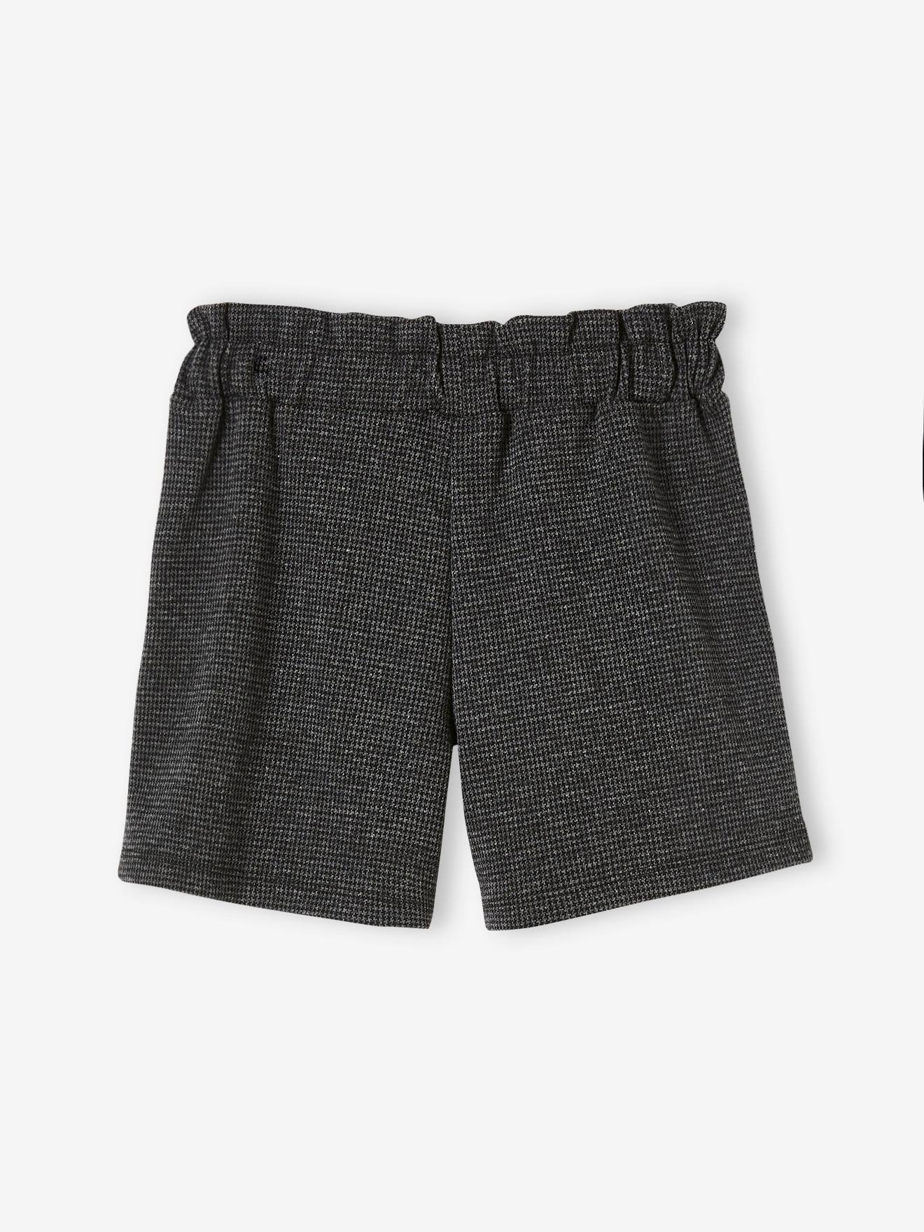shorts xadrez, menina cinza escuro liso