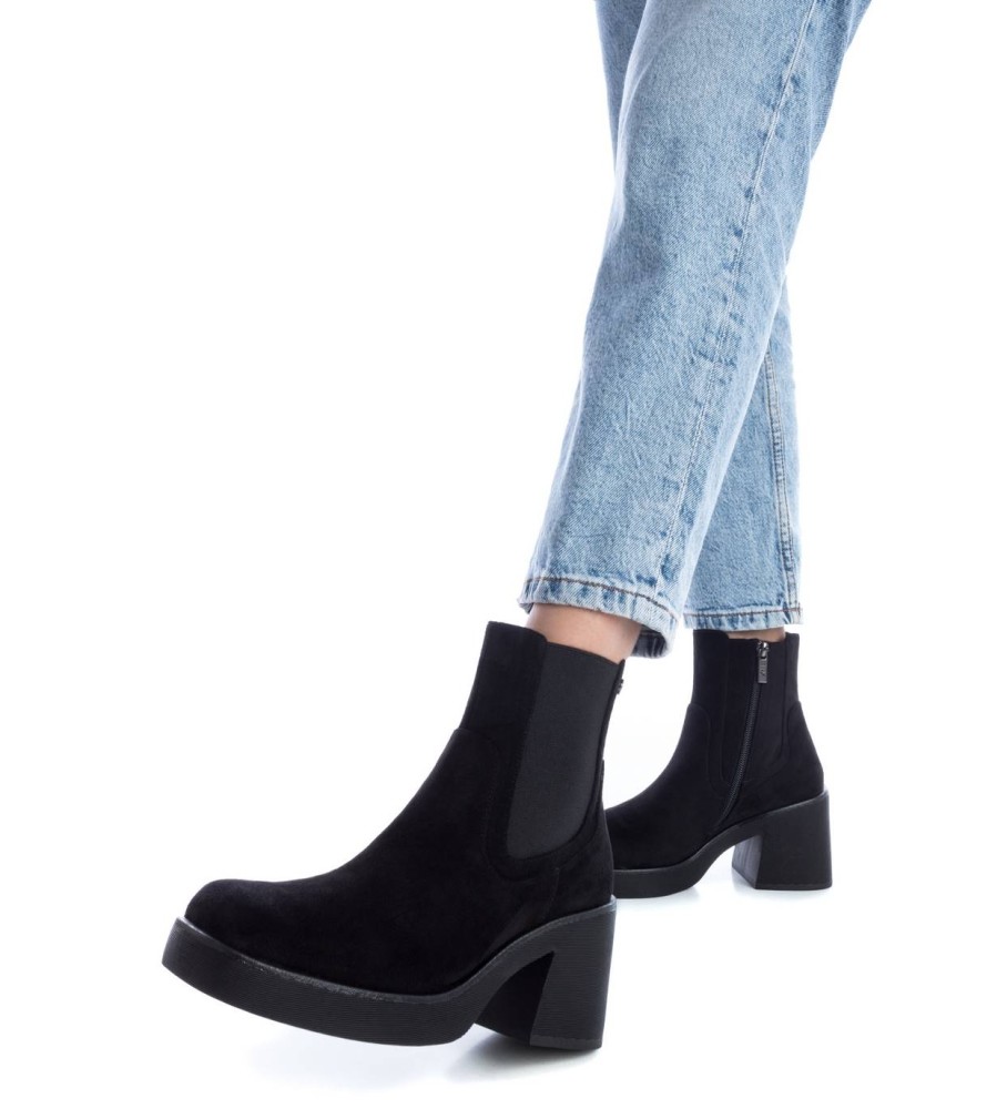 Botas de cano curto Xti 142155 pretas - Altura do salto: 8 cm -