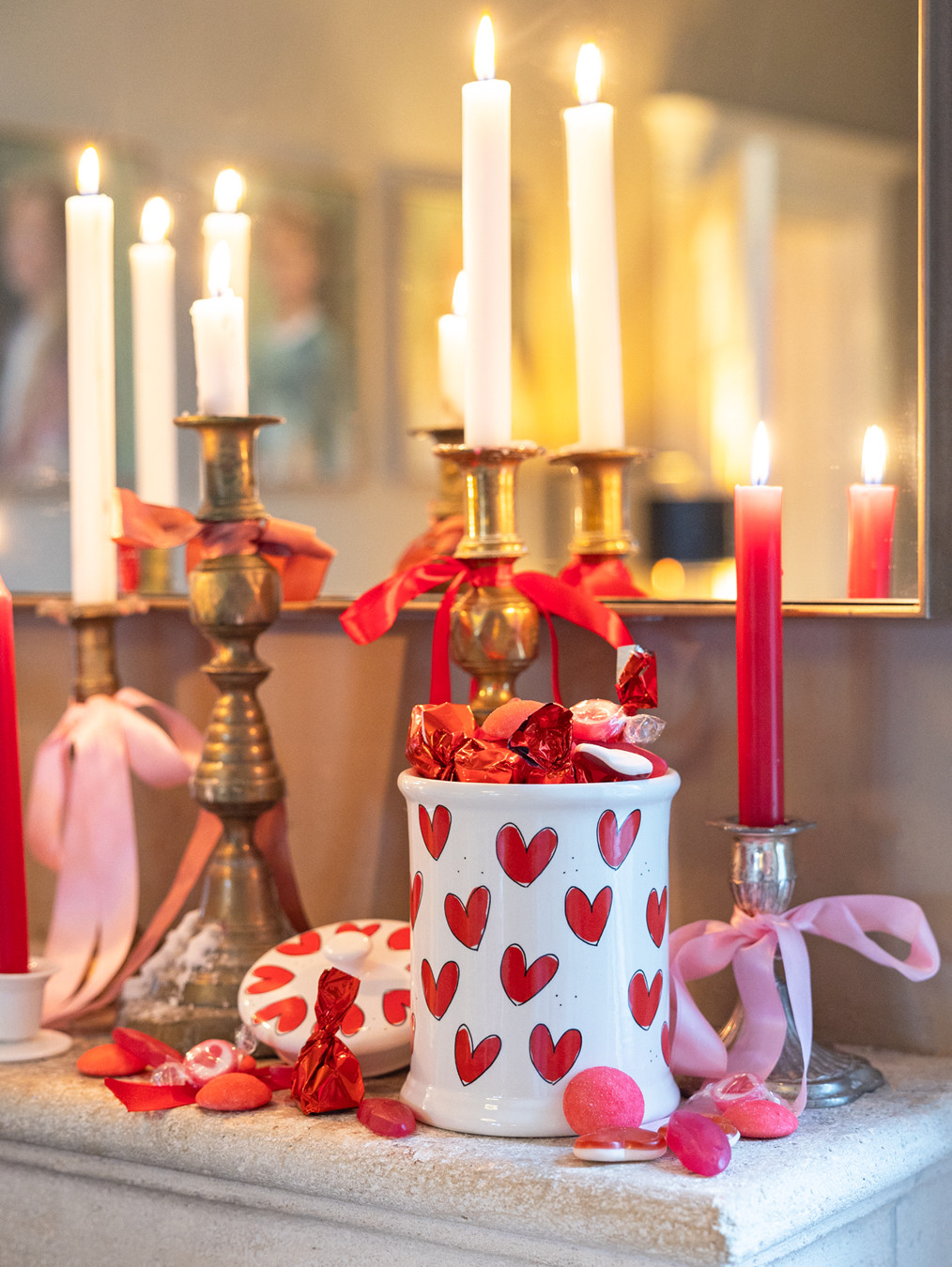 Voorraadpot rond 17cm Valentijn Rode Hartjes