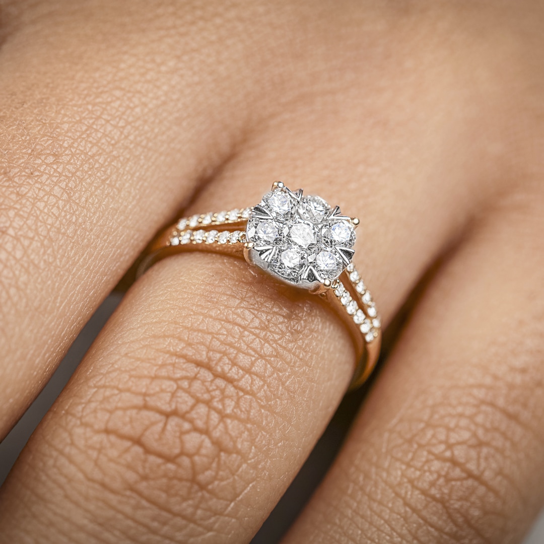 0.74 Karat Diamanten Verlobungsring 750/18 K Gelbgold