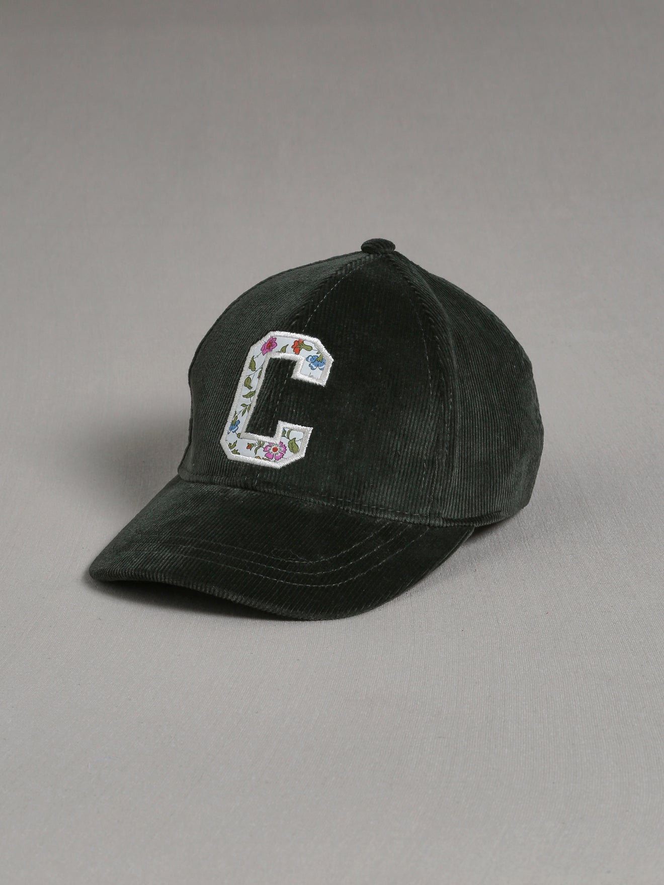 Casquette Fille lettrage en tissu Liberty