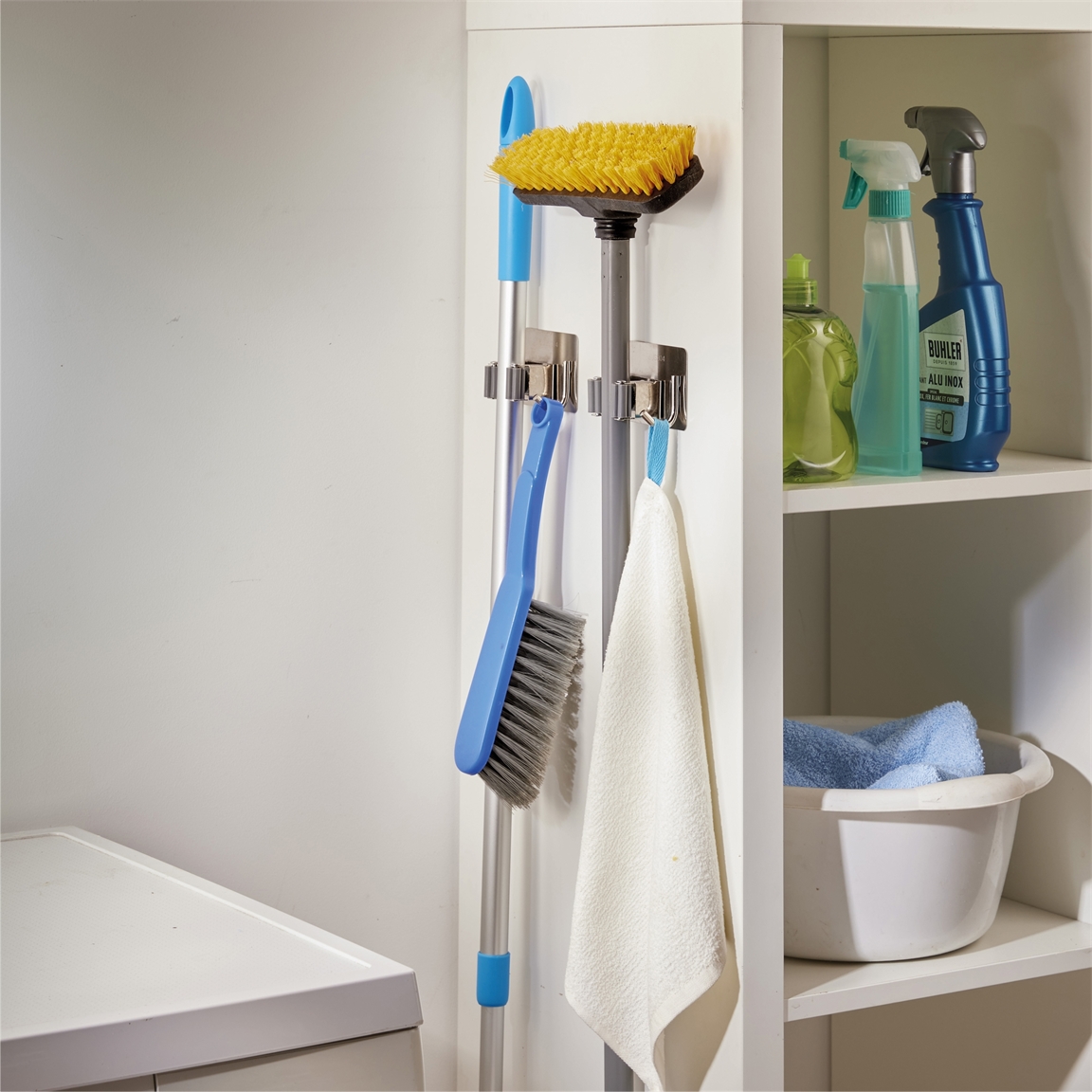Lot de 4 supports balai et accessoires