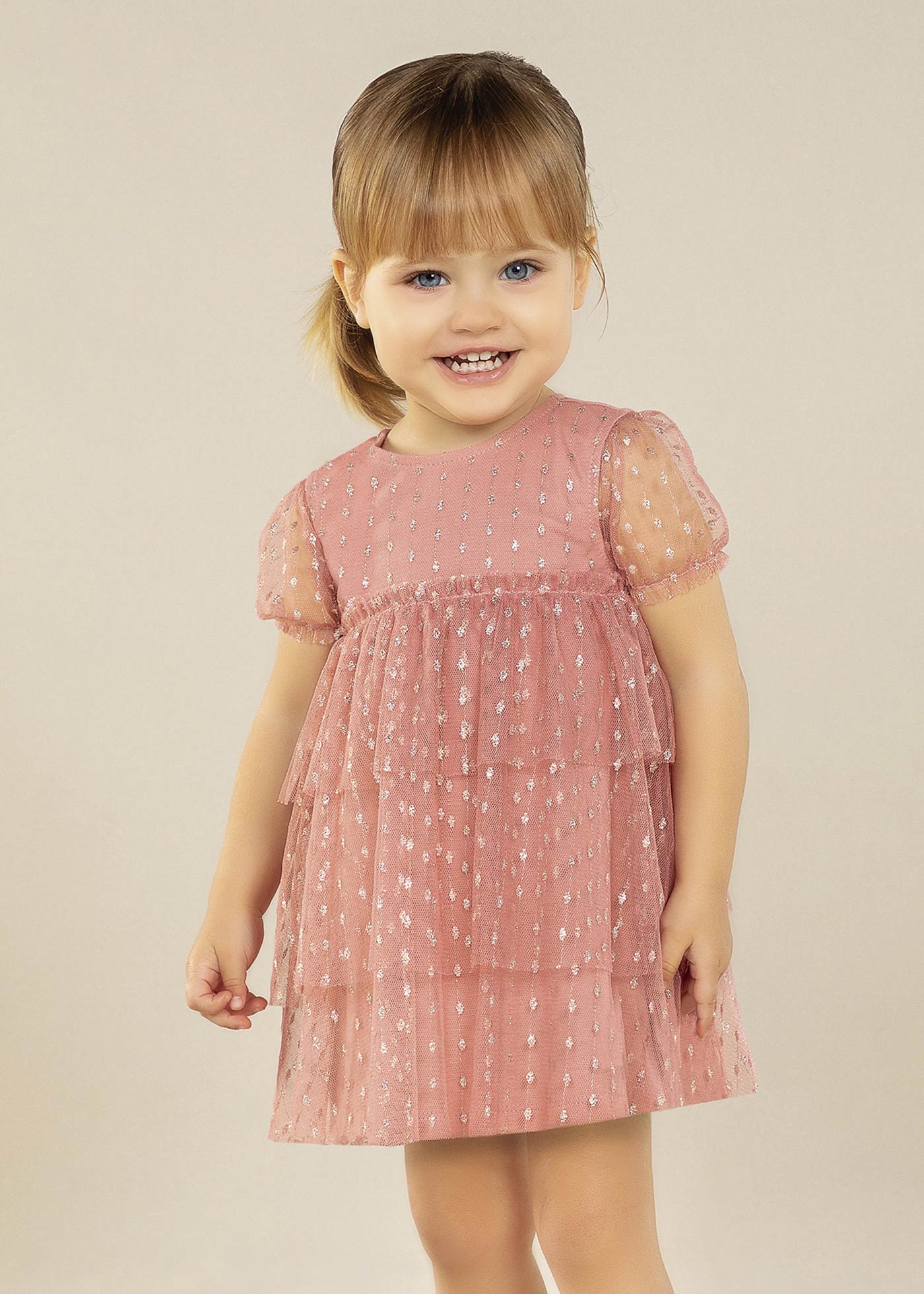 Vestido de bebê com babados de tule