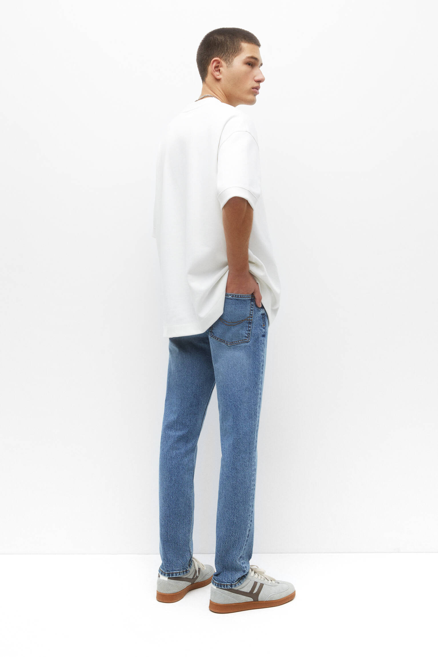 CALÇA JEANS BÁSICA RETA - ÍNDIGO CLARO