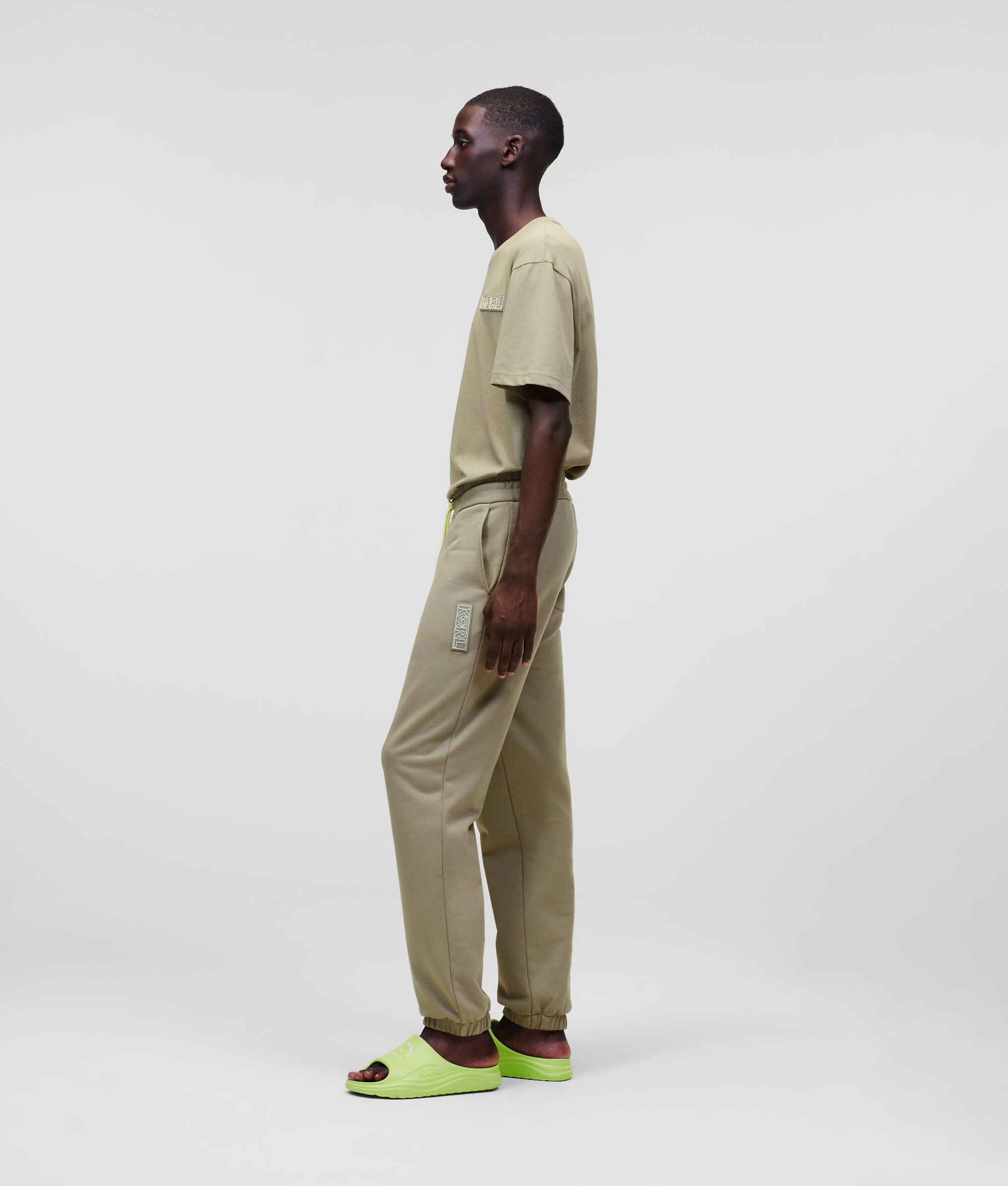 JOGGING À LA COUPE DÉCONTRACTÉE KARL IKONIK