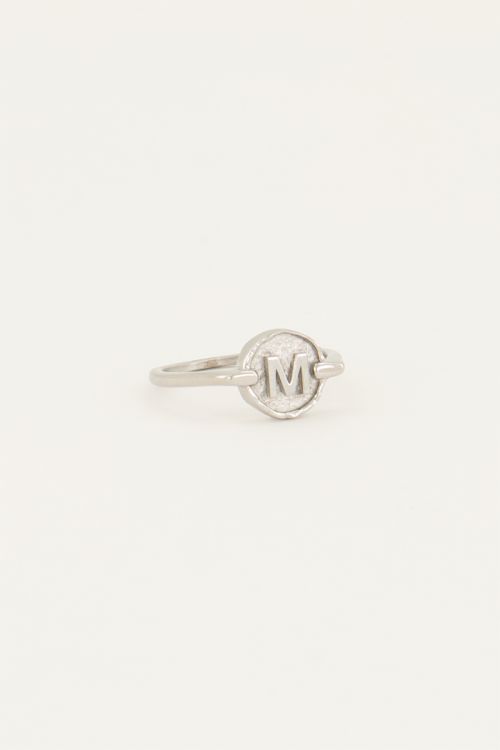 Ring met cirkel & initial