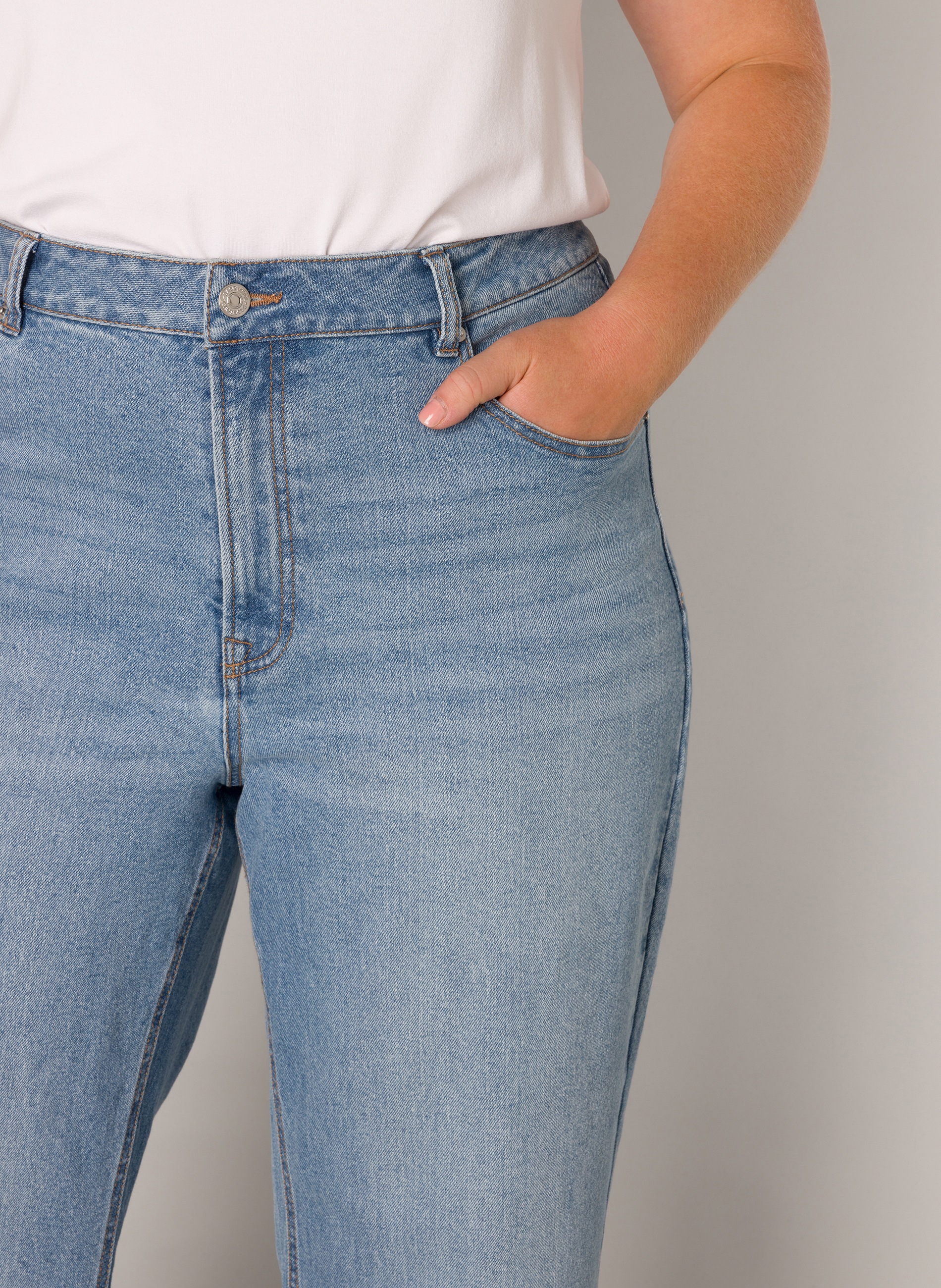 Base Level Curvy Weite Jeans , in grossen Grössen