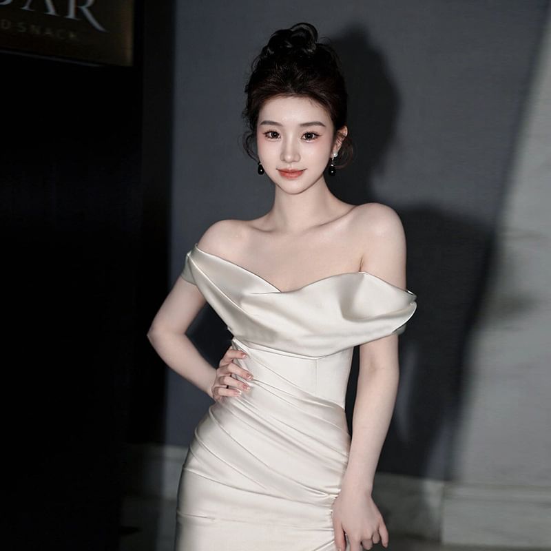 Yolarnte - Off Shoulder Effen Zeemeermin Trouwjurk