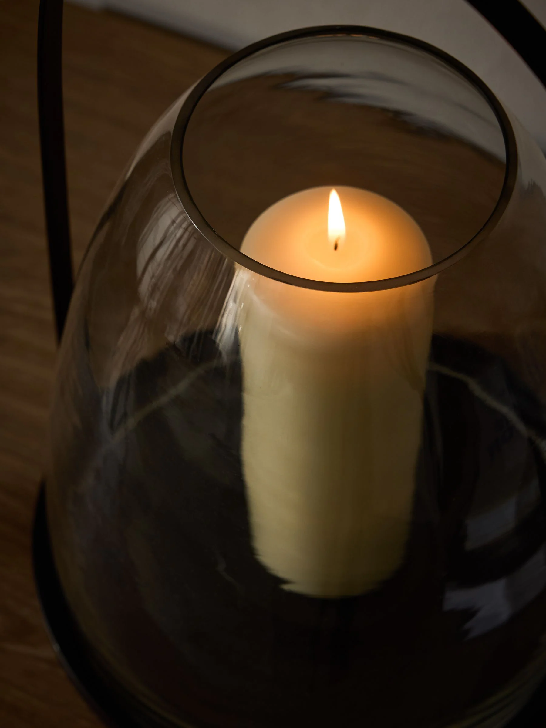 Metal Curved Handle Lantern