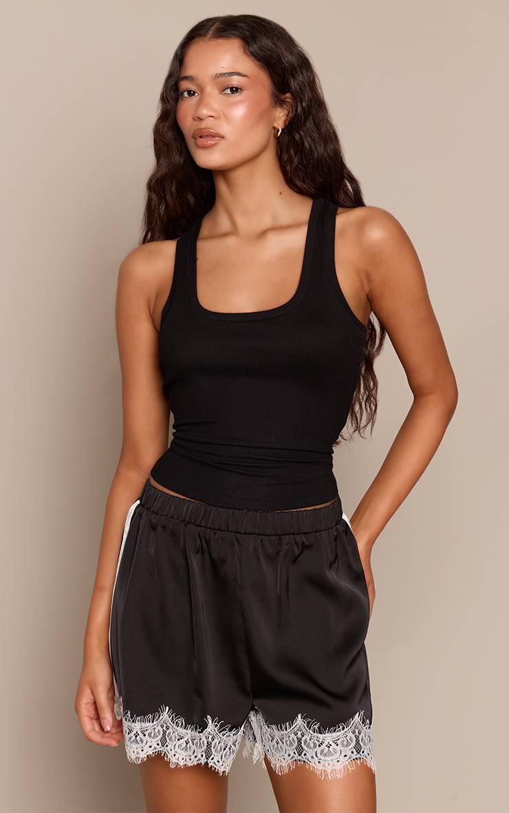 Noir Short À Détail De Ceinture À Rayure En Dentelle Contrastée