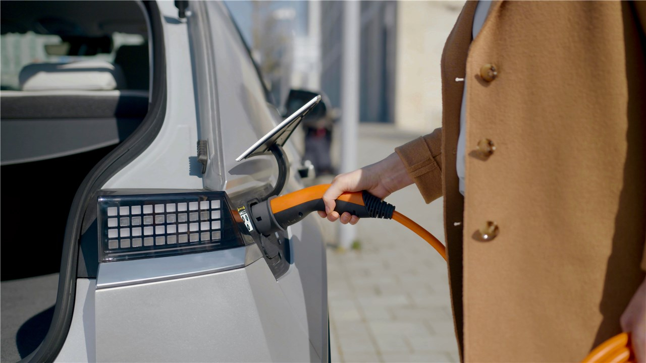 (5m) 11kW/20A Elektroauto Spiral Ladekabel 3-phasiges Stromkabel für Hybrid- / E-Autos mit Typ 2 Anschluss (61799) - Orange